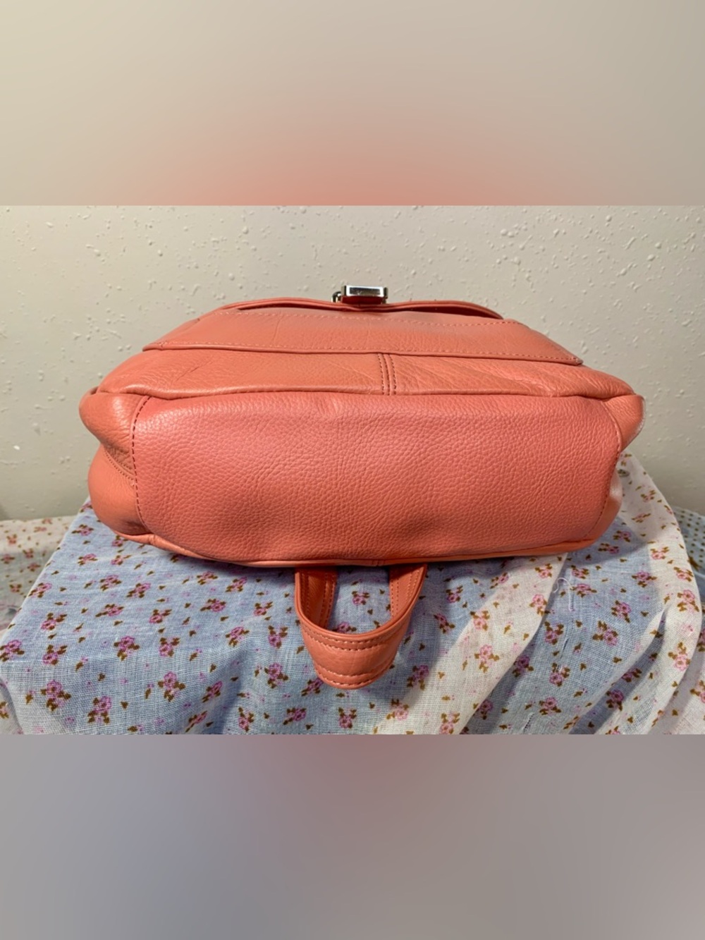 Vintage Liz Claiborne Coral Leather Shoulder Bag - Picture 3 of 12